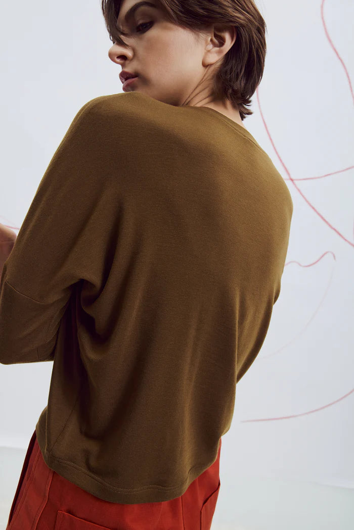 Eve Gravel Kapes Top in Khaki