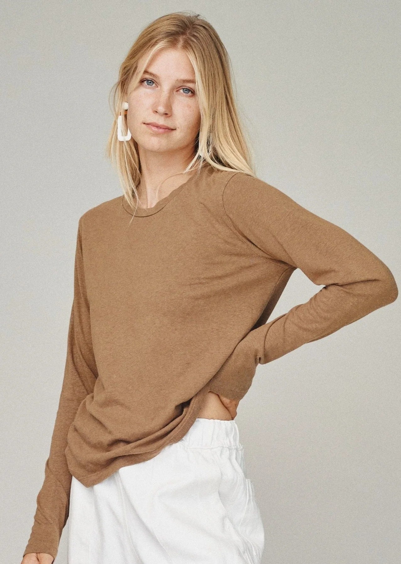 Encanto Long Sleeve Tee in Coyote
