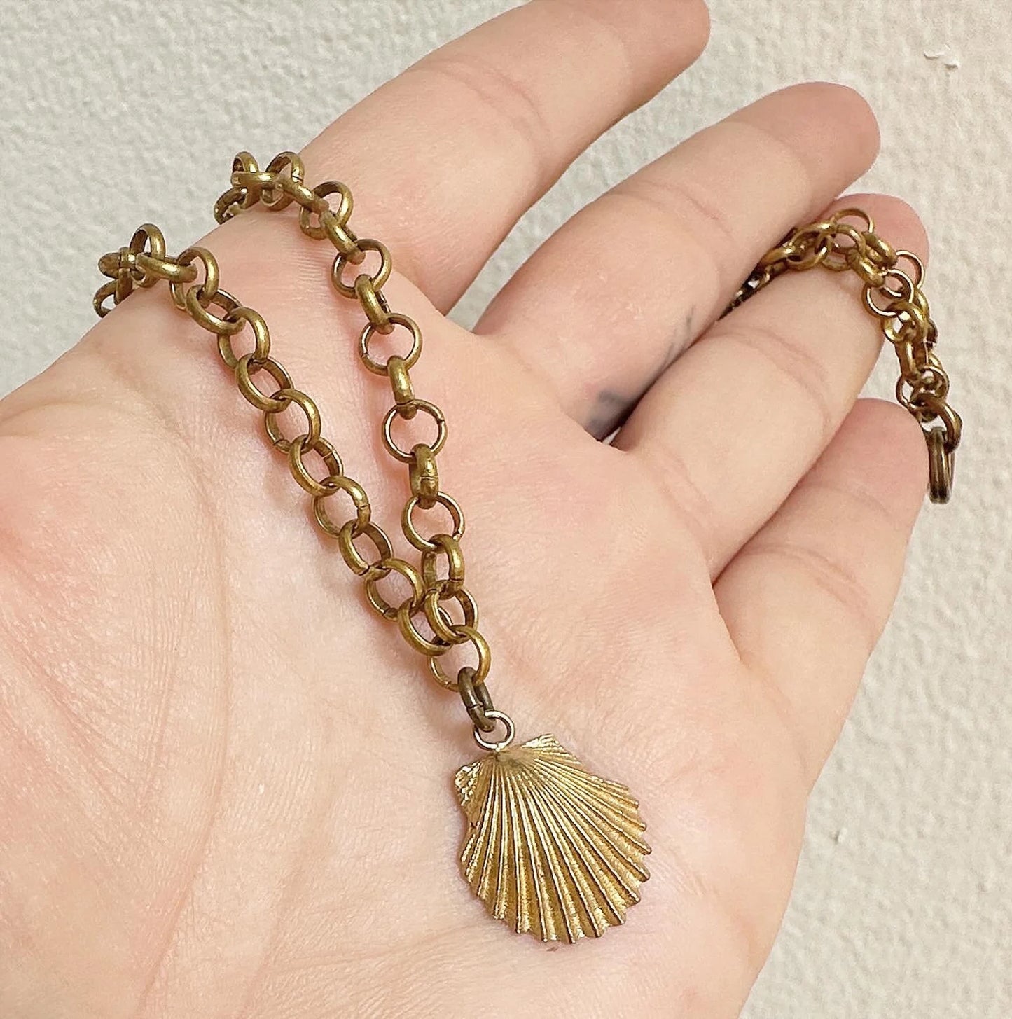 Scallop Shell Charm Necklace
