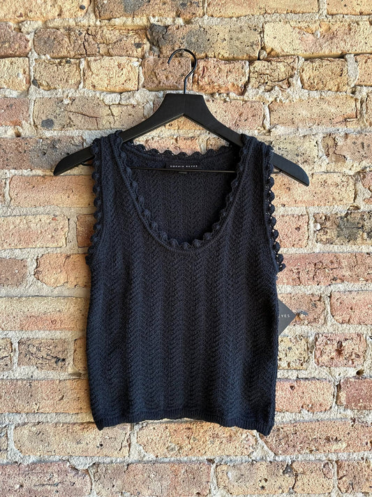 Knit Scallop Top in Black
