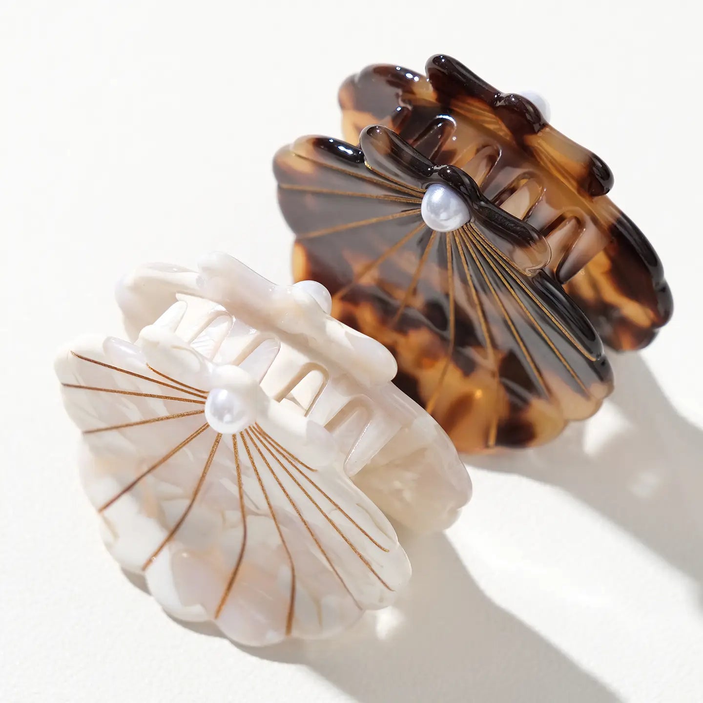 Pearl Vintage Seashell Claw Clip