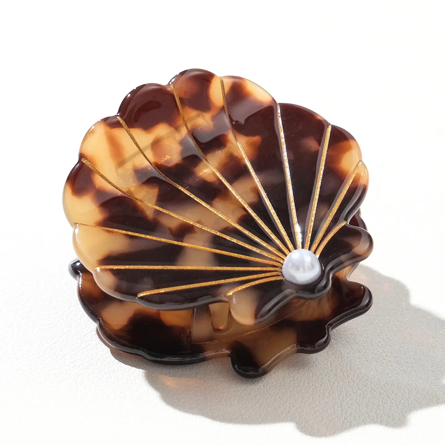 Pearl Vintage Seashell Claw Clip Tortoise