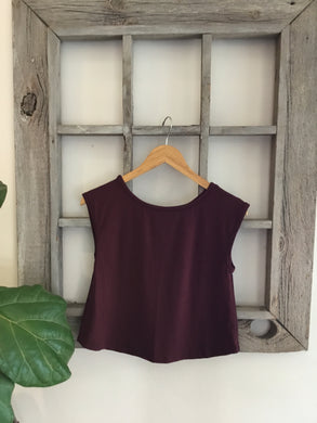 Croppish Tee in Merlot