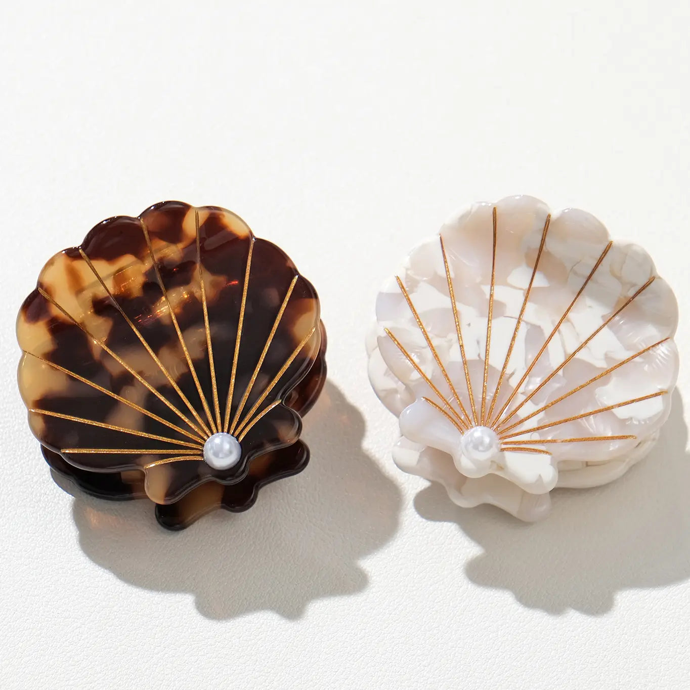 Pearl Vintage Seashell Claw Clip