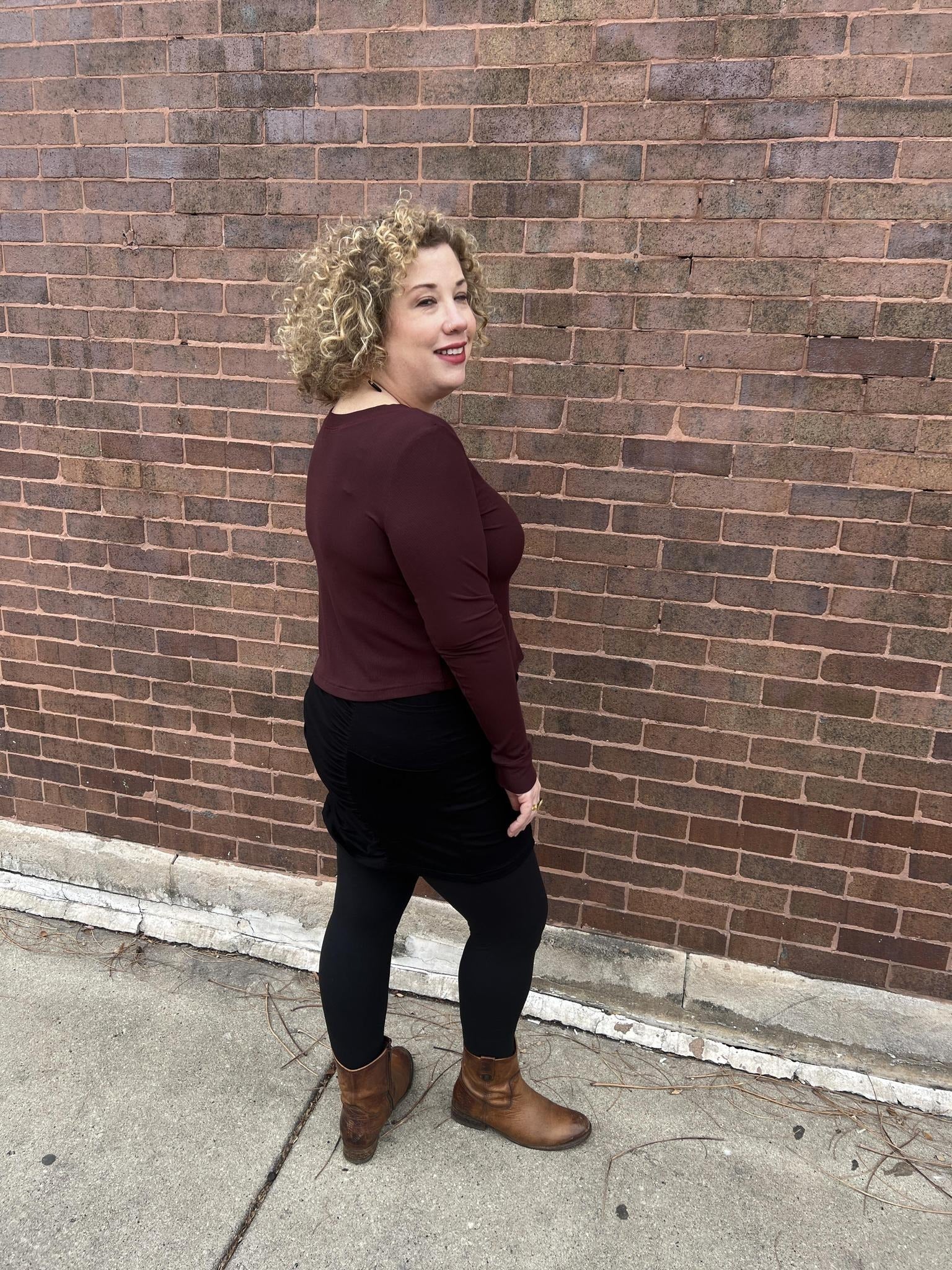 Long Sleeve Croppish Tee in Merlot Rib Knit