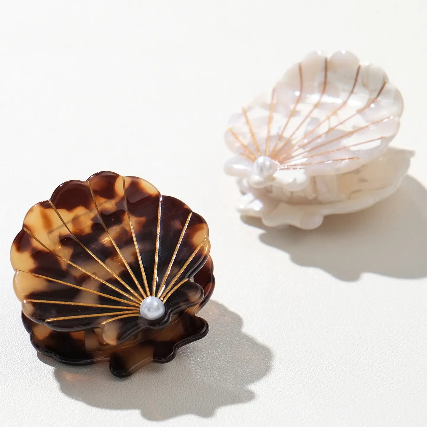 Pearl Vintage Seashell Claw Clip