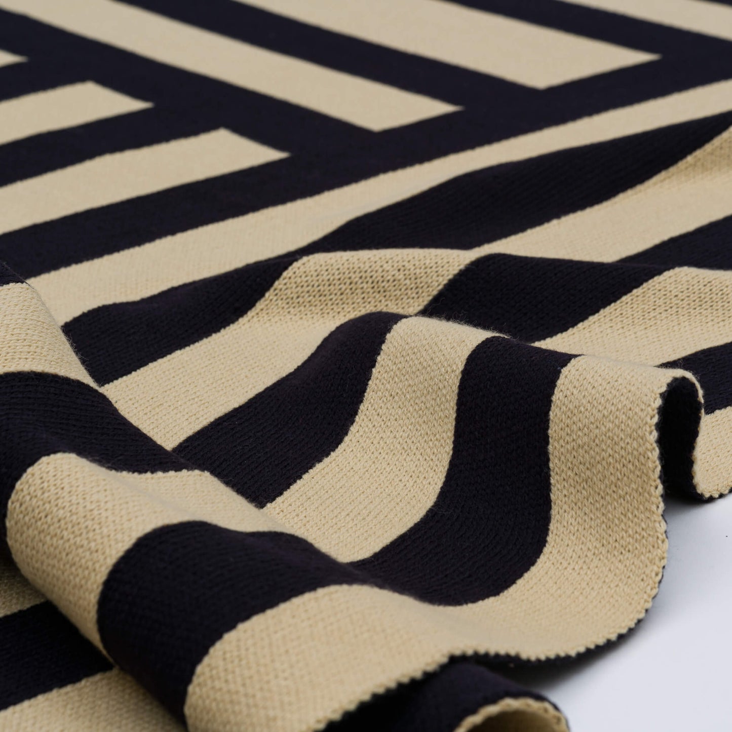 Columns Throw - Black