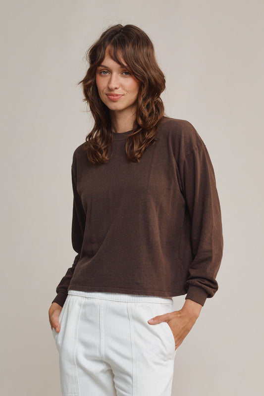 Cropped Hemp Long Sleeve Tee in Coffee Bean