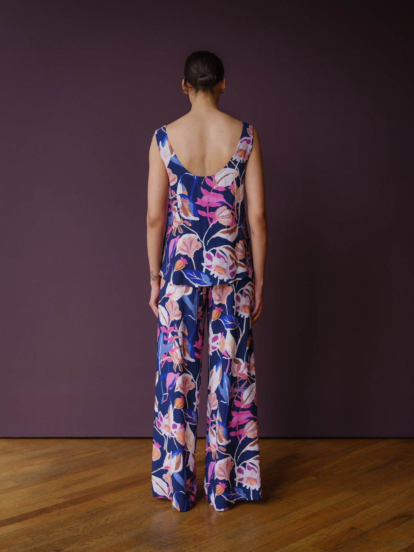 Luzon Pants in Navy/Pink Florals
