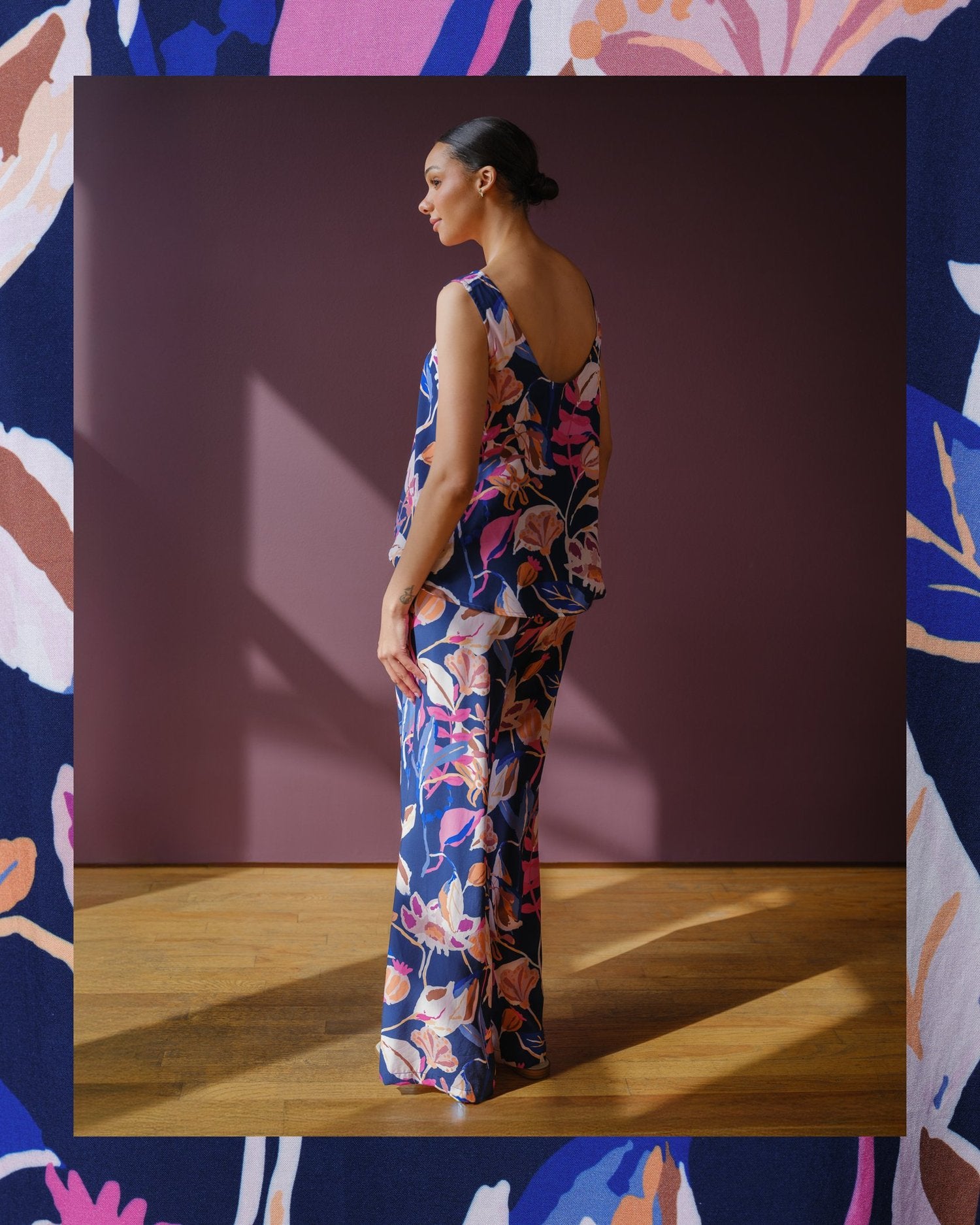 Luzon Pants in Navy/Pink Florals