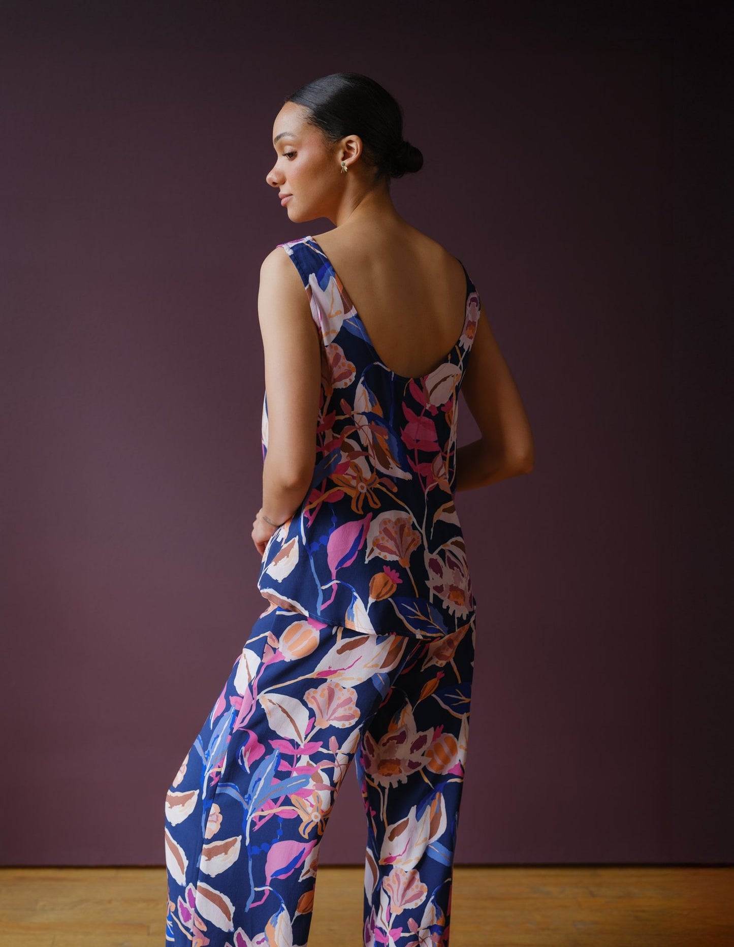 Luzon Pants in Navy/Pink Florals