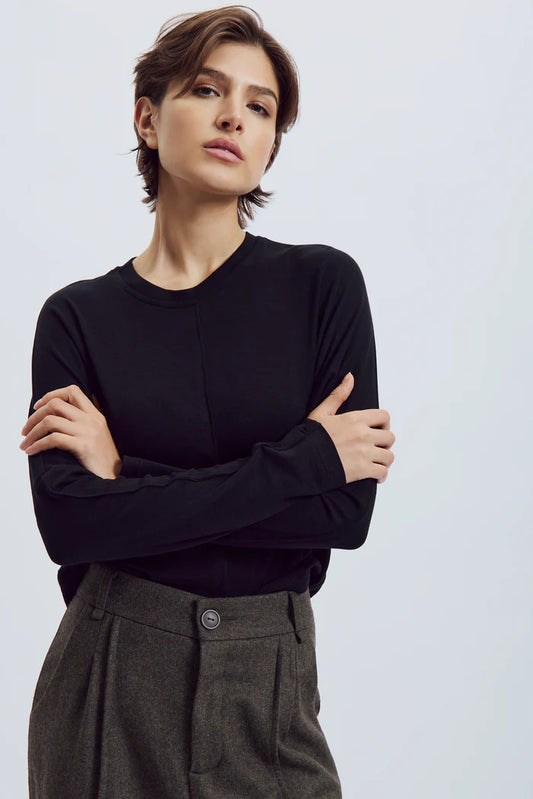 Eve Gravel Kapes Top in Black