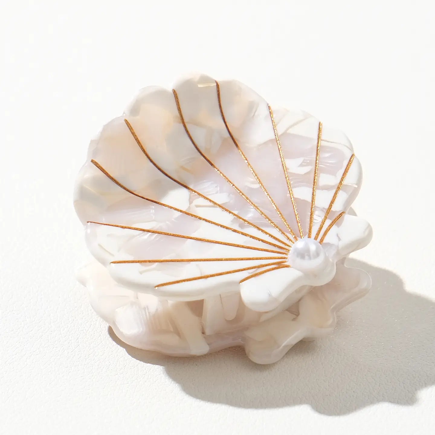 Pearl Vintage Seashell Claw Clip Snowfall