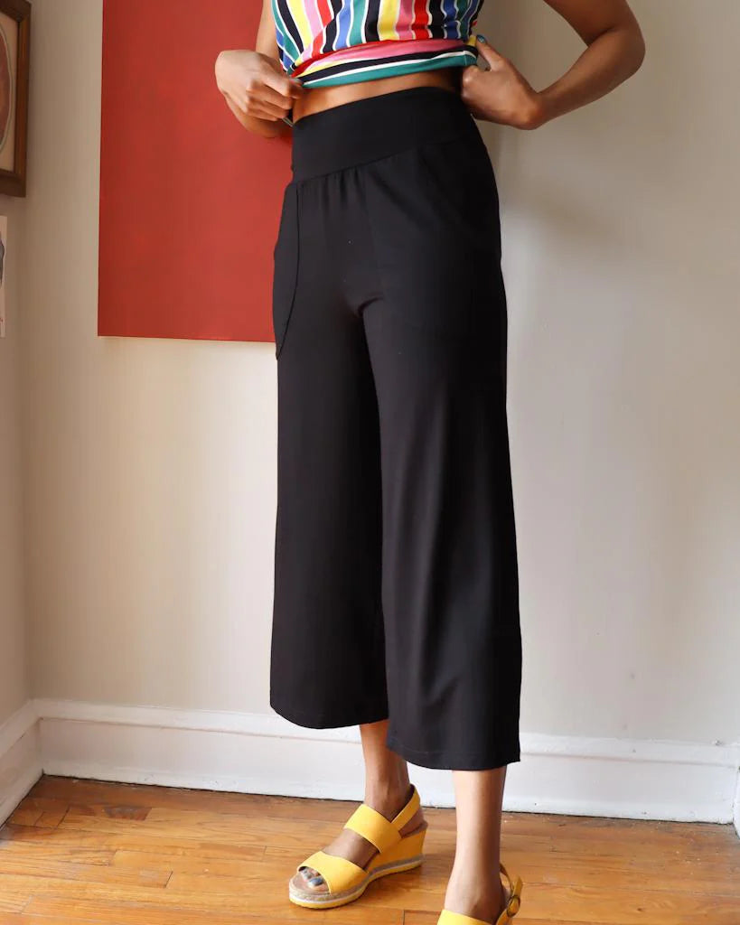 Squasht Wide Leg Pants in Black