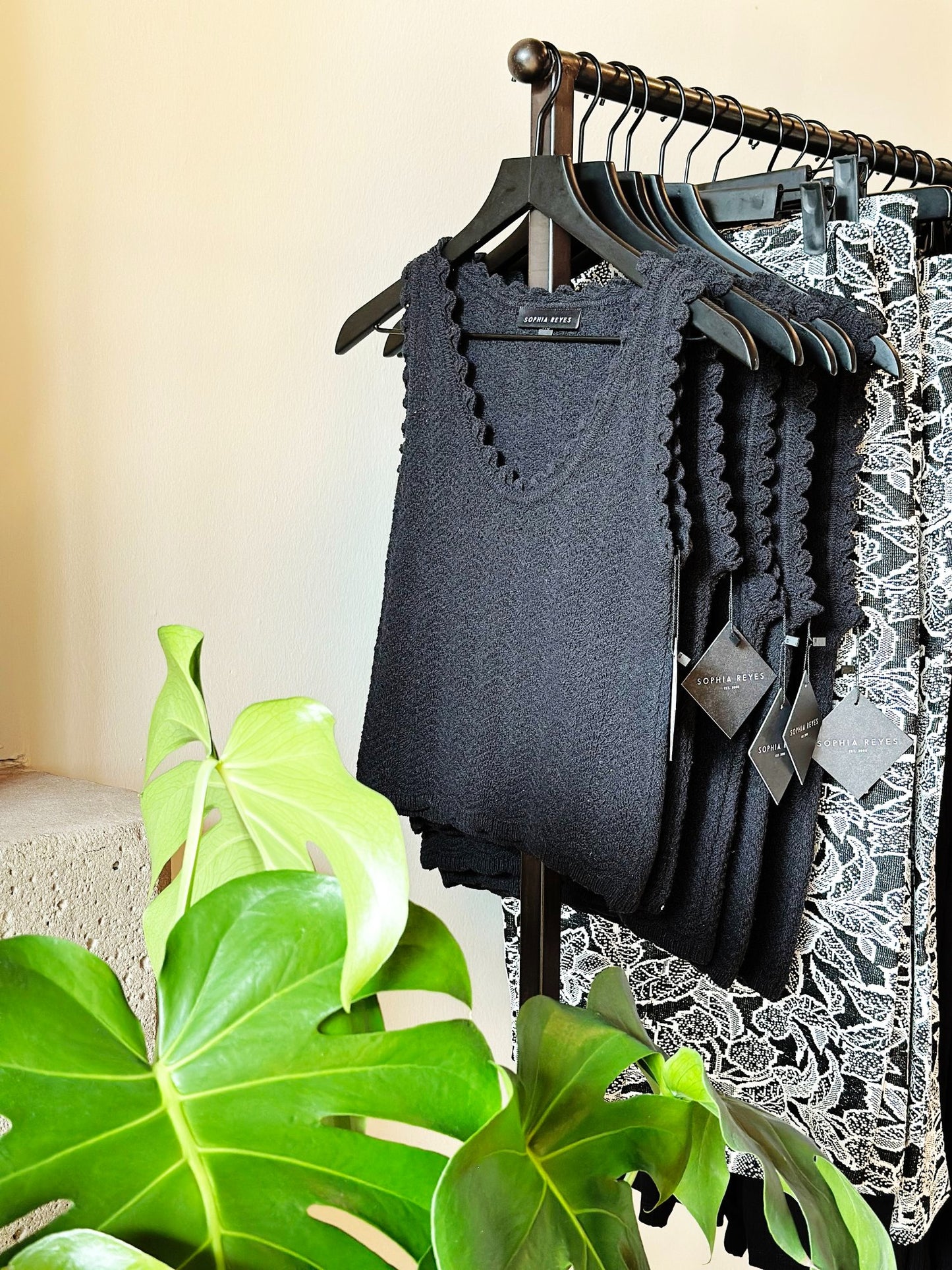 Knit Scallop Top in Black