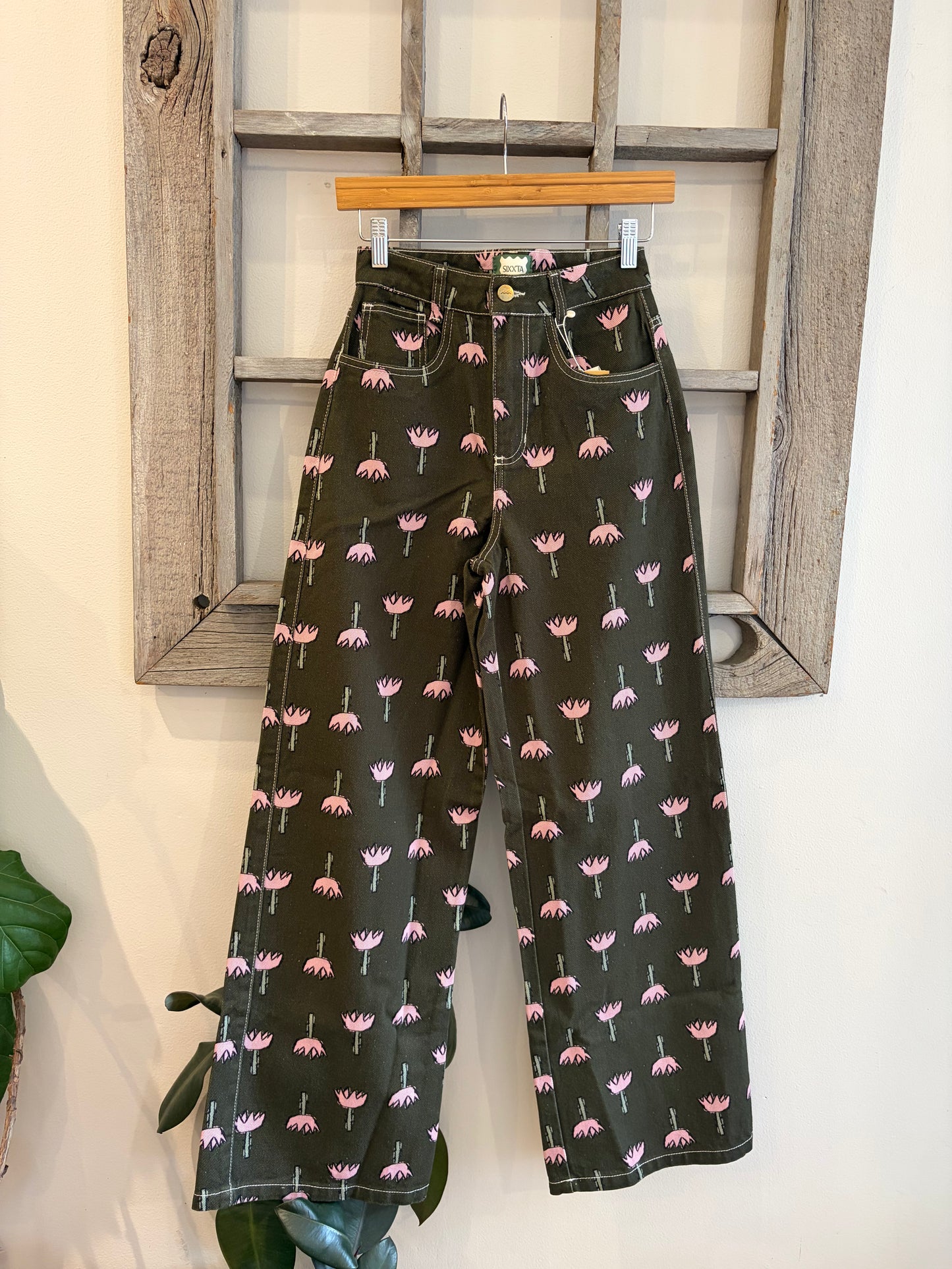 Tulip Wide Leg Jeans