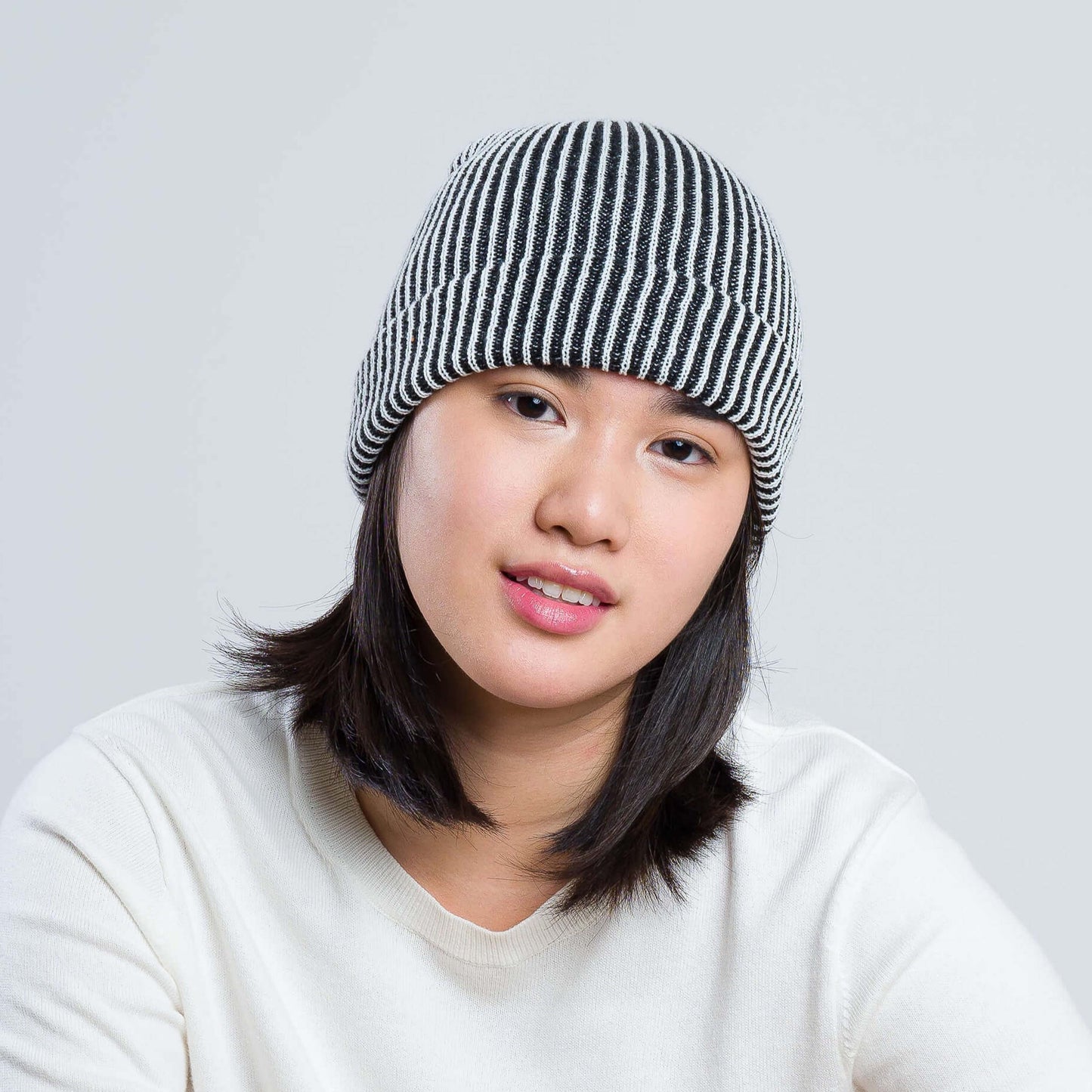 Simple Rib Knit Beanie - Black White