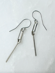 Link bar drop earrings