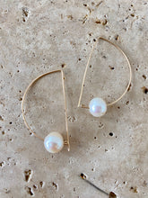 Single Pearl Small Arch Threader Earrings