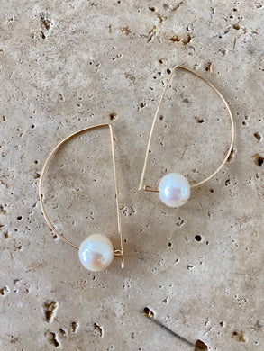 Single Pearl Small Arch Threader Earrings