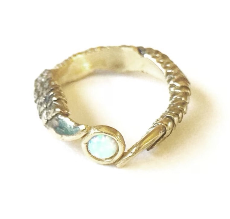 2 Claw Ring with Stone
